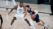 Luka Doncic y Kawhi Leonard se miden por segunda campaña seguida en los playoffs