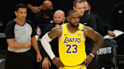 LeBron James sigue jugando con molestias en el tobillo