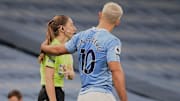 Aguero a eu un geste déplacé envers une arbitre de touche en Premier League