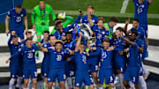 Los jugadores del Chelsea celebran la Champions League que ganaron este sábado al Manchester City