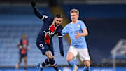 Mauro Icardi, ici au duel avec Oleksandr Zinchenko, a été invisible contre Manchester City ce mercredi. 
