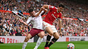 Manchester United v Aston Villa - Premier League