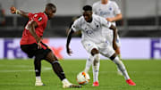 Mohamed Daramy face à Paul Pogba en Europa League. 