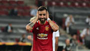 Bruno Fernandes celebra un gol con el Manchester United y se tapa los oídos