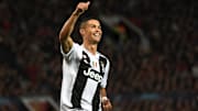 Cristiano Ronaldo ganha mais dinheiro do que clubes inteiros da Série A. 