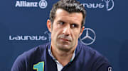 Luis Figo ataca a Joan Gaspart