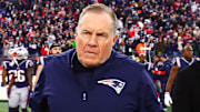 Belichick luego de su renuncia sorpresiva con los Jets, firmaría con los Patriots en el 2000