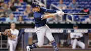Cubs sign utility man Hernan Perez to a minor league deal on Tuesday.