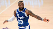 LeBron tiene a los Laker sumando victorias en base a una defensa de éltie