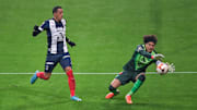 El delantero de Rayados presentó síntomas de Covid-19