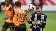 Vincent Janssen y Matías Catalán en partido Monterrey vs Pachuca