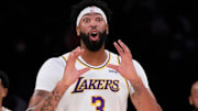 Davis cuestionó la condición física y deportiva de los Lakers