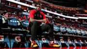 Los problemas de lesiones de Clint Capela lo obligarán estar alejado de los Hawks al menos 2 semanas