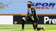 Allan Saint-Maximin a mis la Premier League un genou à terre