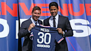 Lionel Messi en su presentación oficial con el Paris Saint-Germain