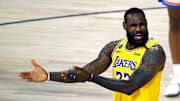 LeBron James no está de acuerdo con la expulsión de Porzingis