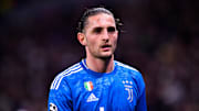 Olympique Lyon v Juventus - UEFA Champions League Round of 16: First Leg