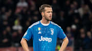 Olympique Lyon v Juventus - UEFA Champions League Round of 16: First Leg