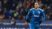 Olympique Lyon v Juventus - UEFA Champions League Round of 16: First Leg