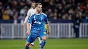 Olympique Lyon v Juventus - UEFA Champions League