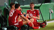 Nach dem erfolgreichen Halbfinale gegen Olympique Lyon haben die Spieler des FC Bayern noch einiges zu besprechen