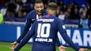Kylian Mbappé et Neymar sont les stars de cette TOTS Ligue 1.
