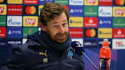 André Villas-Boas soulagé en conférence de presse après le match face à l'Olympiakos.