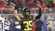 Rookie linebacker Troy Dye plays for the University of Oregon in the Pac-12 Championship Game.