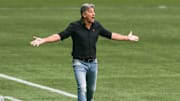 Jogador pouco aproveitado por Renato pode estar de saída do Flamengo