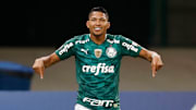 Rony marcou dois dos cinco gols do Palmeiras na partida, mas coube a Patrick de Paula garantir o tento número 12 mil na história do Alviverde.