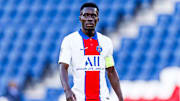 Idrissa Gueye pourrait s'être blessé en célébrant la qualification en finale de la Coupe de France avec ses coéquipiers. 