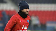 Festa, Adulto Ney? Neymar vive em um mundo próprio e particular, no qual, aparentemente, não existe a Covid-19.