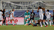 Decisão! PSG e Lyon se enfrentam pela partida de ida das quartas de final da Champions League Feminina 2020/21. 