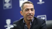 Youri Djorkaeff en conférence de presse