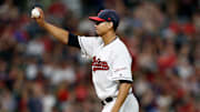 Carlos Carrasco tiene molestias en la pierna