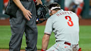 Bryce Harper tuvo que abandonar el partido luego de un golpe en la cara