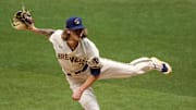 Hader es relacionado continuamente como un posible pitcher para los Yankees