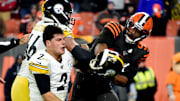 Pittsburgh Steelers v Cleveland Browns