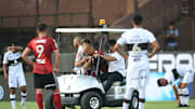 Pinola salió con el brazo roto luego de caer mal en el partido frente a Platense