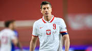 Lewandowski sofreu uma lesão no joelho durante as Eliminatórias Europeias para a Copa do Mundo de 2022; Bayern liga alerta 