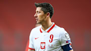 Robert Lewandowski verletzte sich leicht am Knie. Riskiert Hansi Flick einen Einsatz gegen Leipzig.
