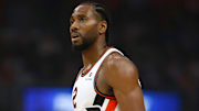 Kawhi Leonard encabeza la NBA en descansos programados