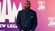 LeBron James acumula una inmensa fortuna gracias al deporte 