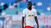 Dayot Upamecano es la opción número uno del Liverpool para la zaga