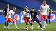 Wird am Mittwochabend nicht mit von der Partie sein: Neymar (m.)