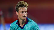 Im Spiel des FC Barcelona ist Frenkie de Jong ein entscheidender Faktor. Der Niederländer wird allerdings falsch eingesetzt.