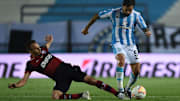Renê não é “craque” nem lateral-direito de ofício, mas, dentro do possível, cumpriu bem o papel e foi um bom substituto para o Isla na Libertadores. 