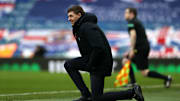Rangers boss Steven Gerrard takes the knee in solidarity with BLM 