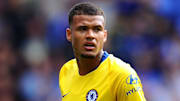 O Flamengo costura com o Chelsea uma forma de ficar com Kenedy. Clube também tem outros negócios. 