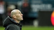 El técnico galo podría estar viviendo sus últimas semanas en el banquillo merengue.
